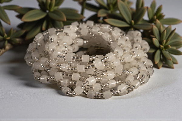 Waist Beads / Afrikanische Taillenkette - NOSA- Weiss Glow (elastisch)