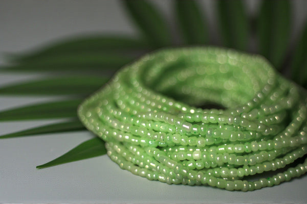 Waist Beads / Afrikanische Taillenkette - AKUGBE - Mintgrün (elastisch)