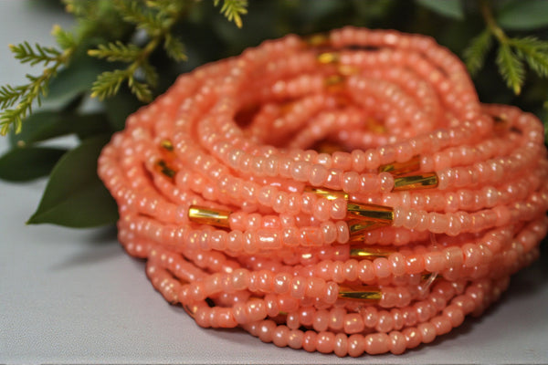 Waist Beads / Afrikanische Taillenkette - OSAZE  - Pfirsich / gold (elastisch)