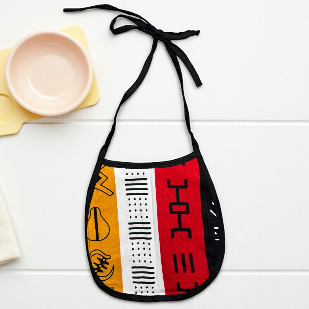 Afrikanischer Print Baby-Lätzchen - Rot Bogolan Symbole (Unisex)
