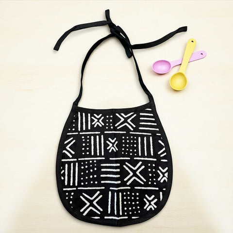 Afrikanischer Print Baby-Lätzchen - Schwarz Weiß X Bogolan (Unisex)