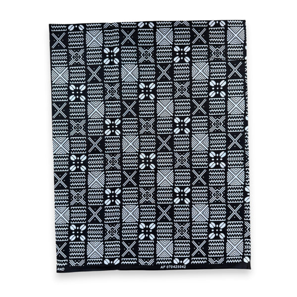 Fat Quarter African Wax Print Fabric - Black White FTQ 8719 - Quilting & Patchwork (45 x 57 cm / 18 x 22 inch)
