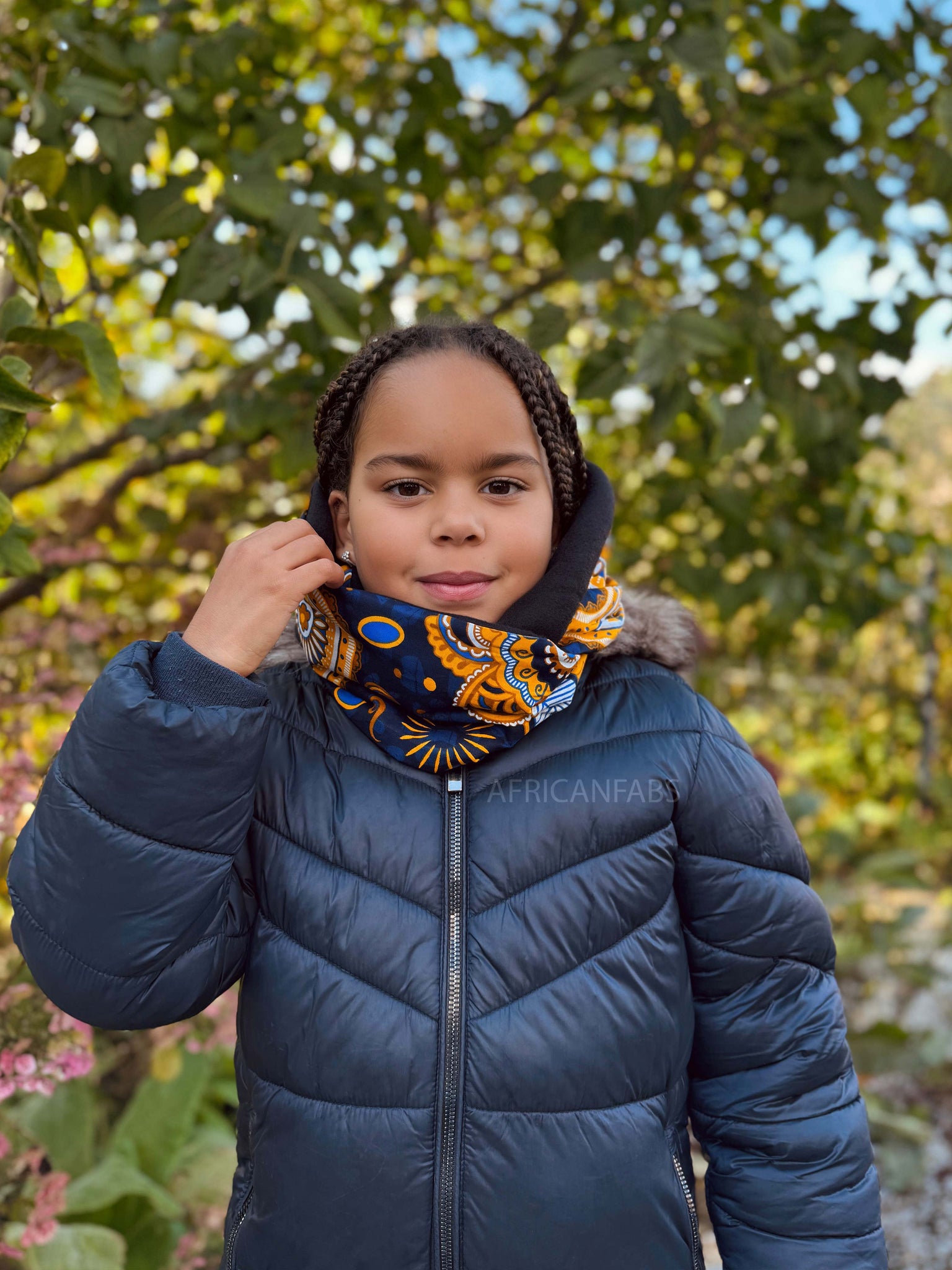 Warmer Rollkragenpullover Schal für Kinder mit afrikanischem Print Unisex - Marineblau Gelb Paisley