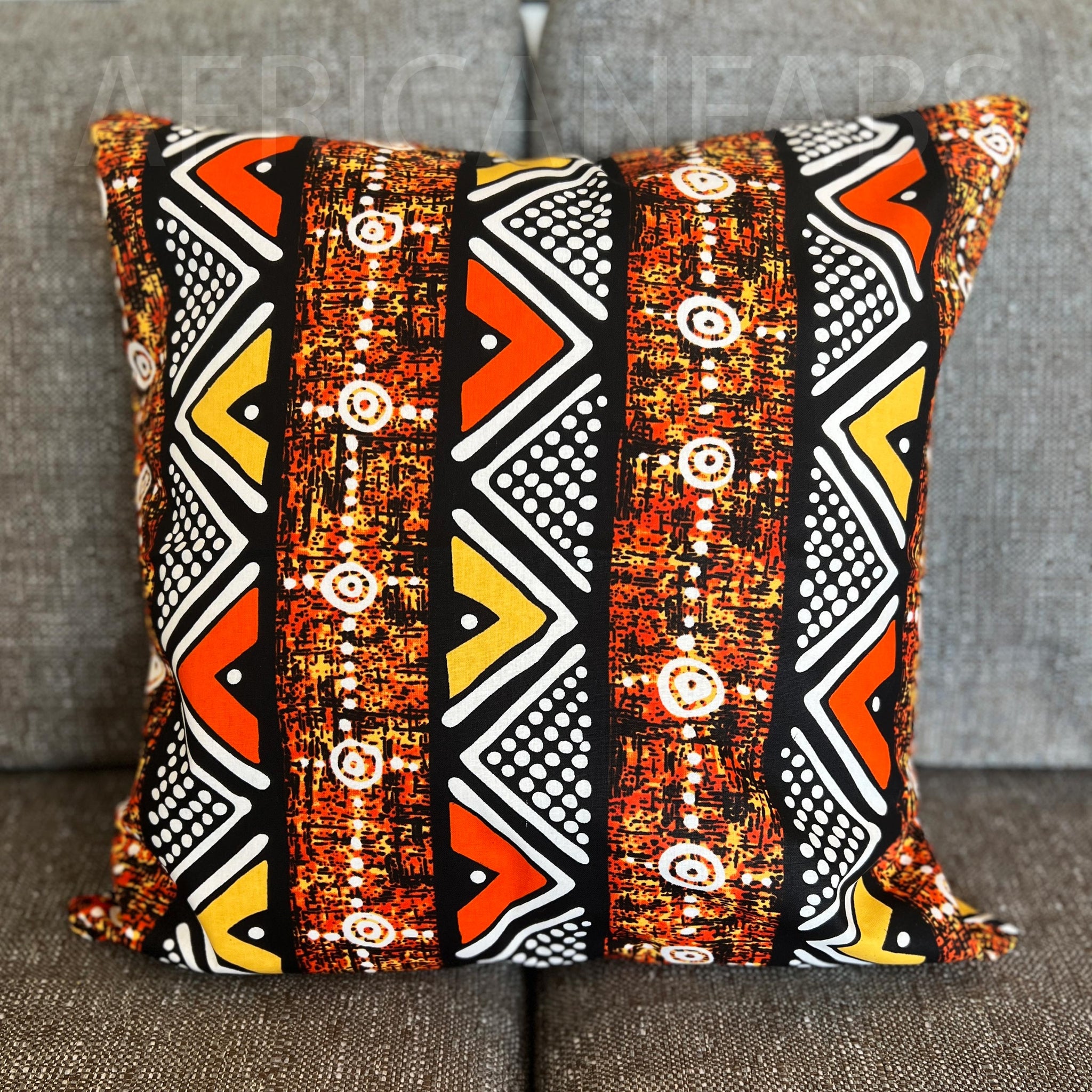 Afrikanisches Kissen | Orange Bogolan Print Stoff - Dekokissen 45x45 - 100% Baumwolle